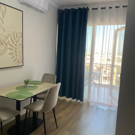 Aksa Luxury Stay Apartment