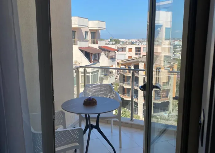 Zio Libero アパート ドゥラス